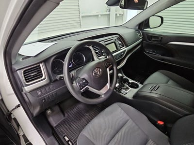 2019 Toyota Highlander LE