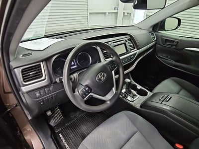 2019 Toyota Highlander LE