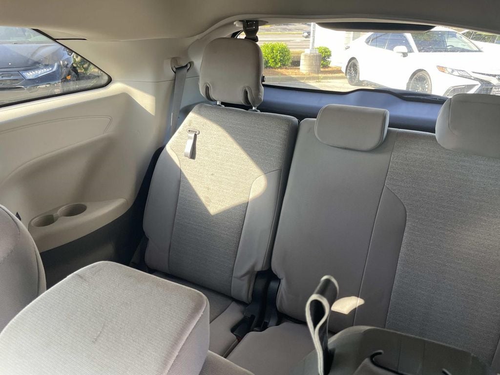 2023 Toyota Sienna LE 8 Passenger