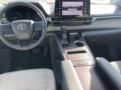 2023 Toyota Sienna LE 8 Passenger
