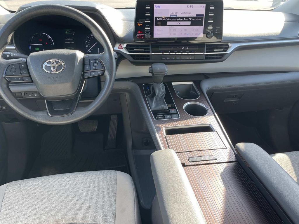 2023 Toyota Sienna LE 8 Passenger