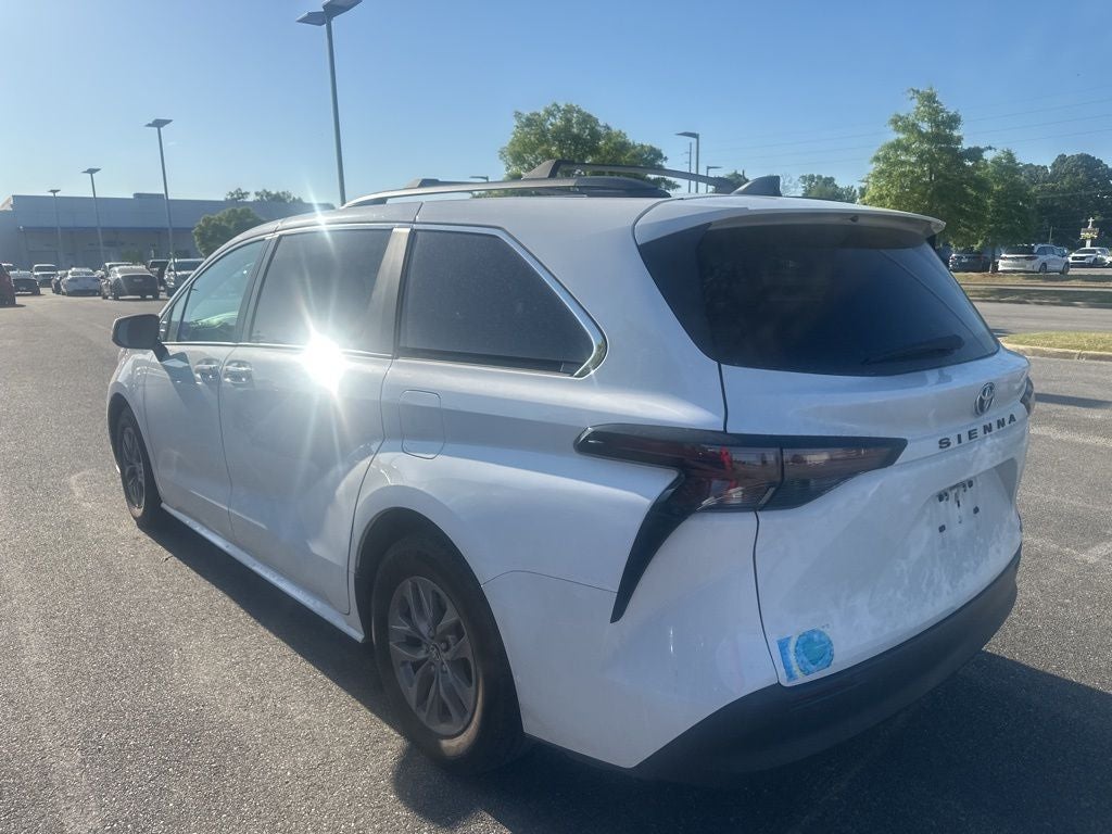 2023 Toyota Sienna LE 8 Passenger