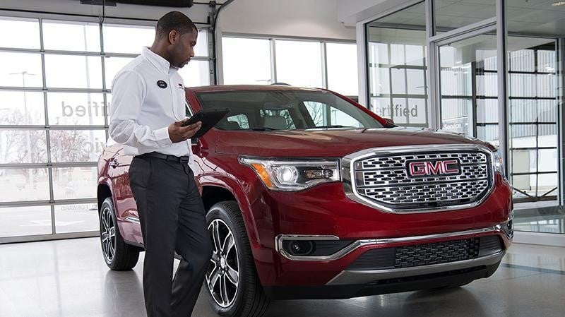 GMC Acadia Vehicle Walk Around Image
